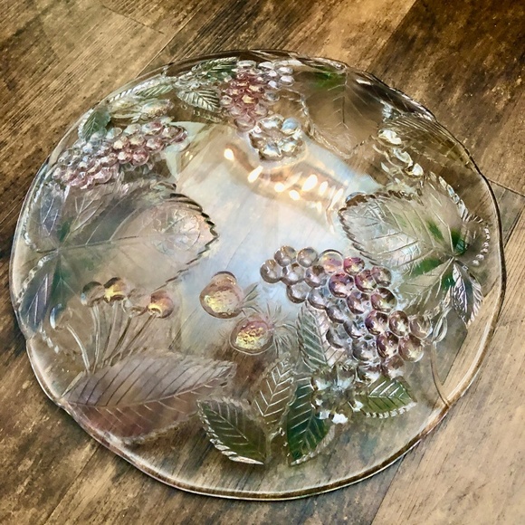 12" glass fruit bowl dish, platter, tray, etched grapevine 12.5" d x 2"h - Picture 2 of 10